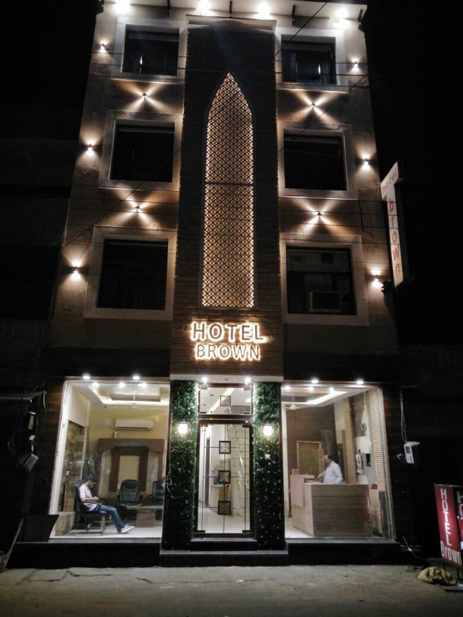 Hotel Brown Ludhiana Bagian luar foto